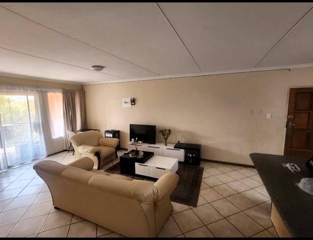 2 BEDROOM APARTMENT FOR SALE IN HEUWELOORD